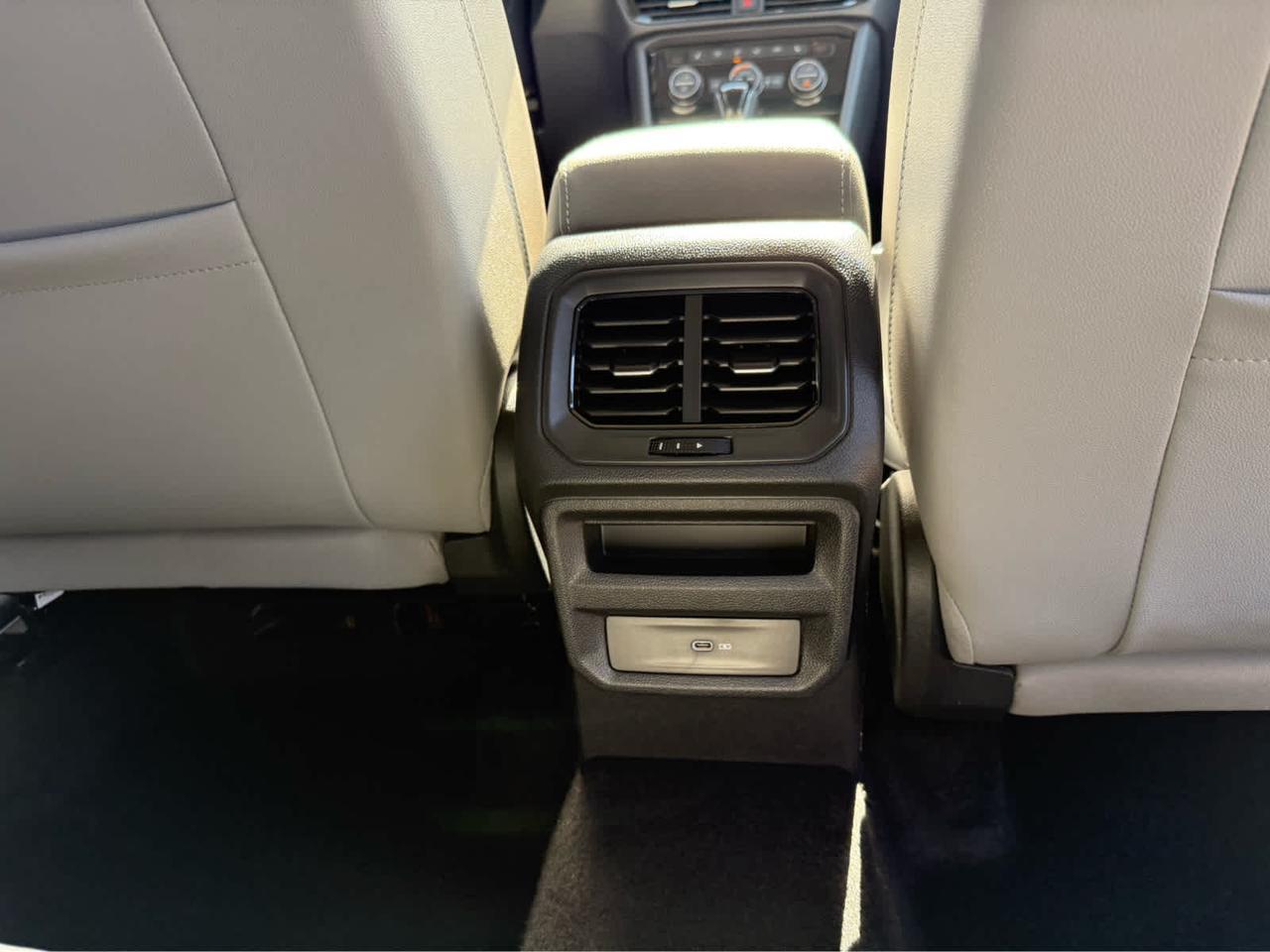 2024 Volkswagen Taos SE Wellesley MA