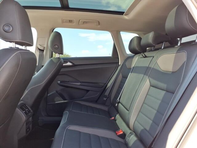 2024 Volkswagen Taos SEL  TX