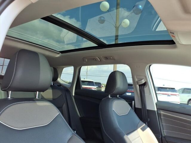 2024 Volkswagen Taos SEL  TX