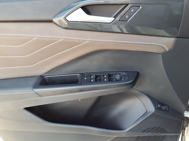 2024 Volkswagen Taos SEL  TX