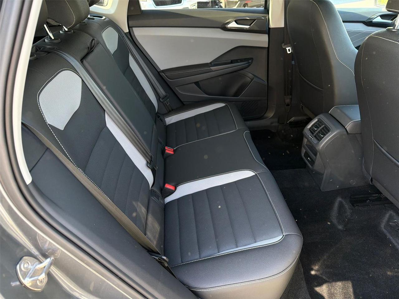 2024 Volkswagen Taos SEL Hagerstown MD
