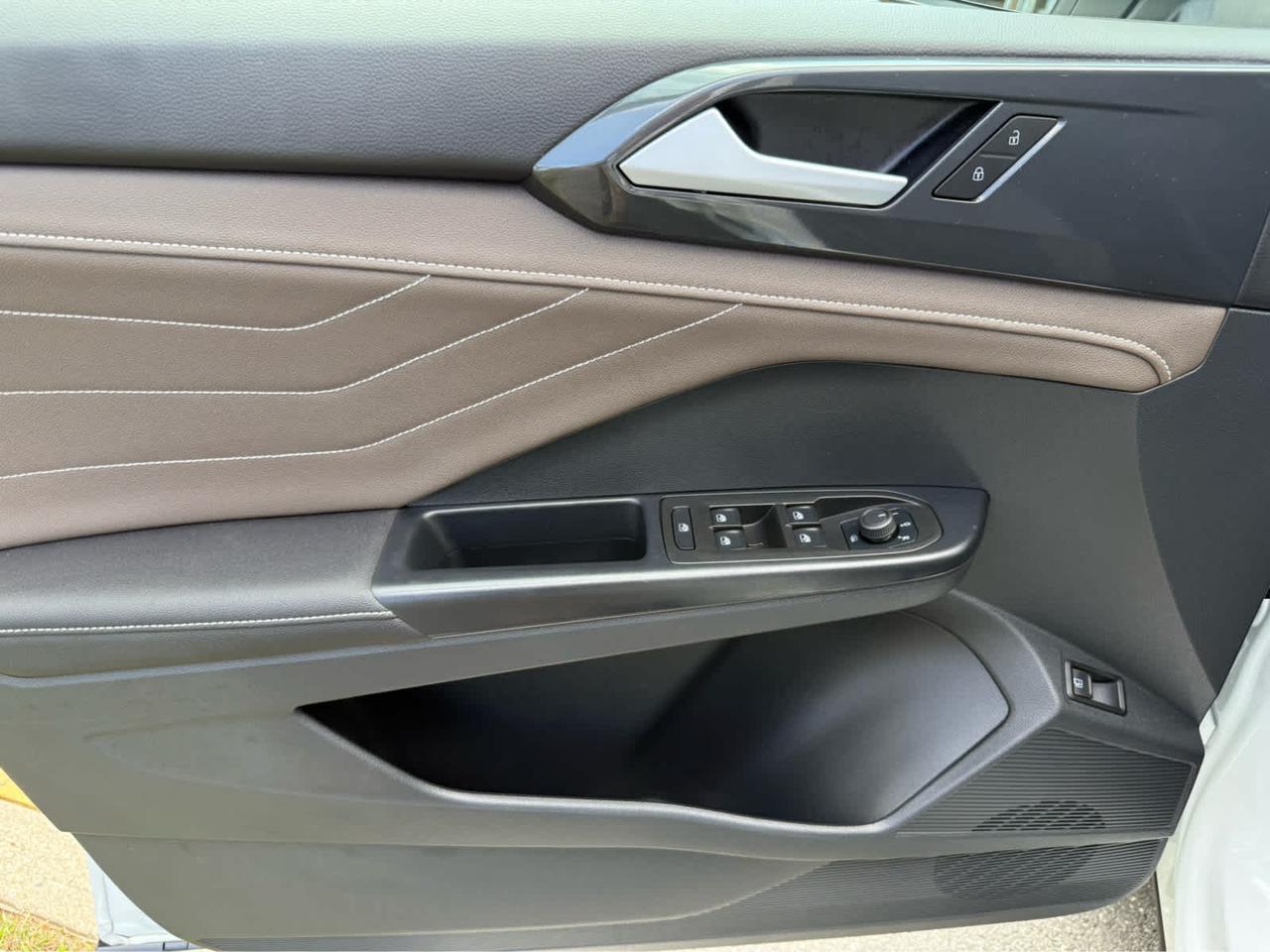 2024 Volkswagen Taos SEL Wellesley MA