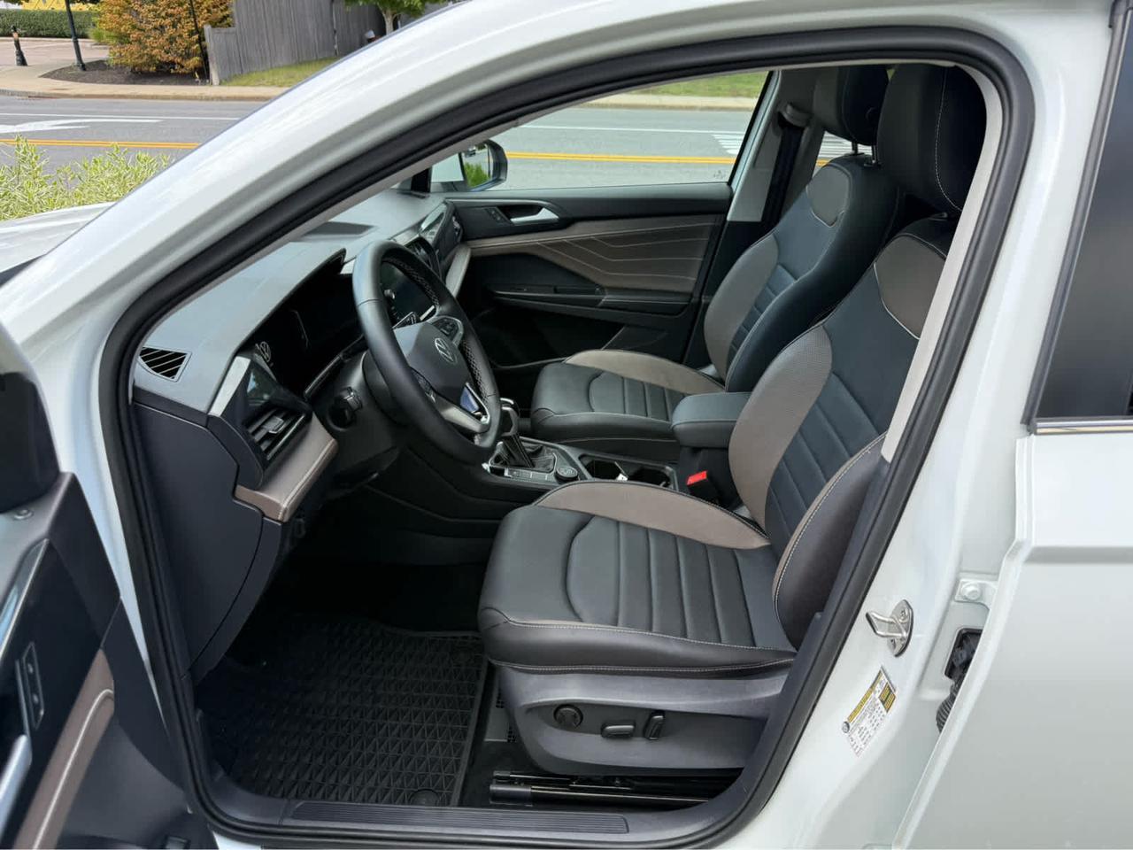 2024 Volkswagen Taos SEL Wellesley MA