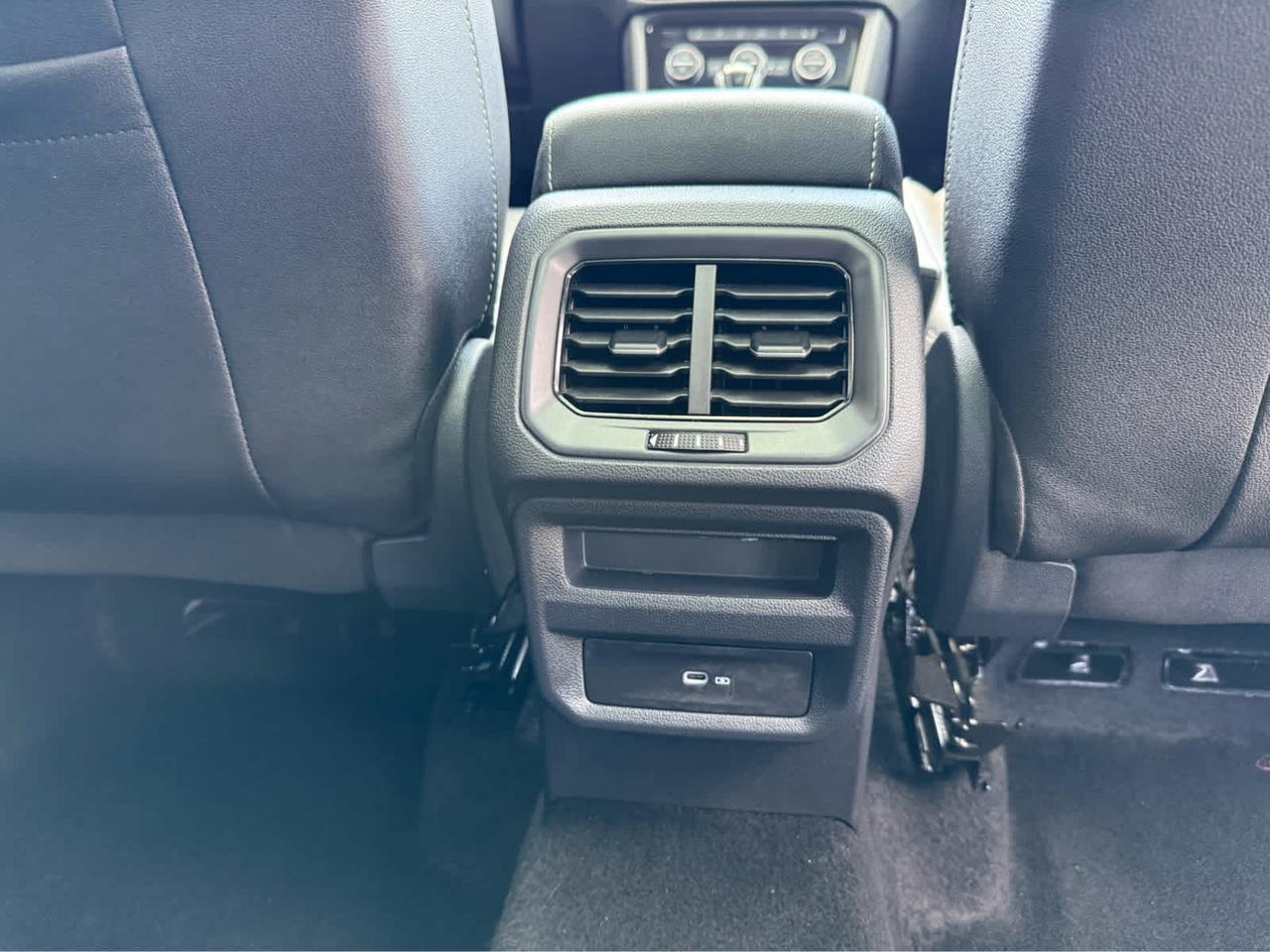 2024 Volkswagen Taos SEL Wellesley MA