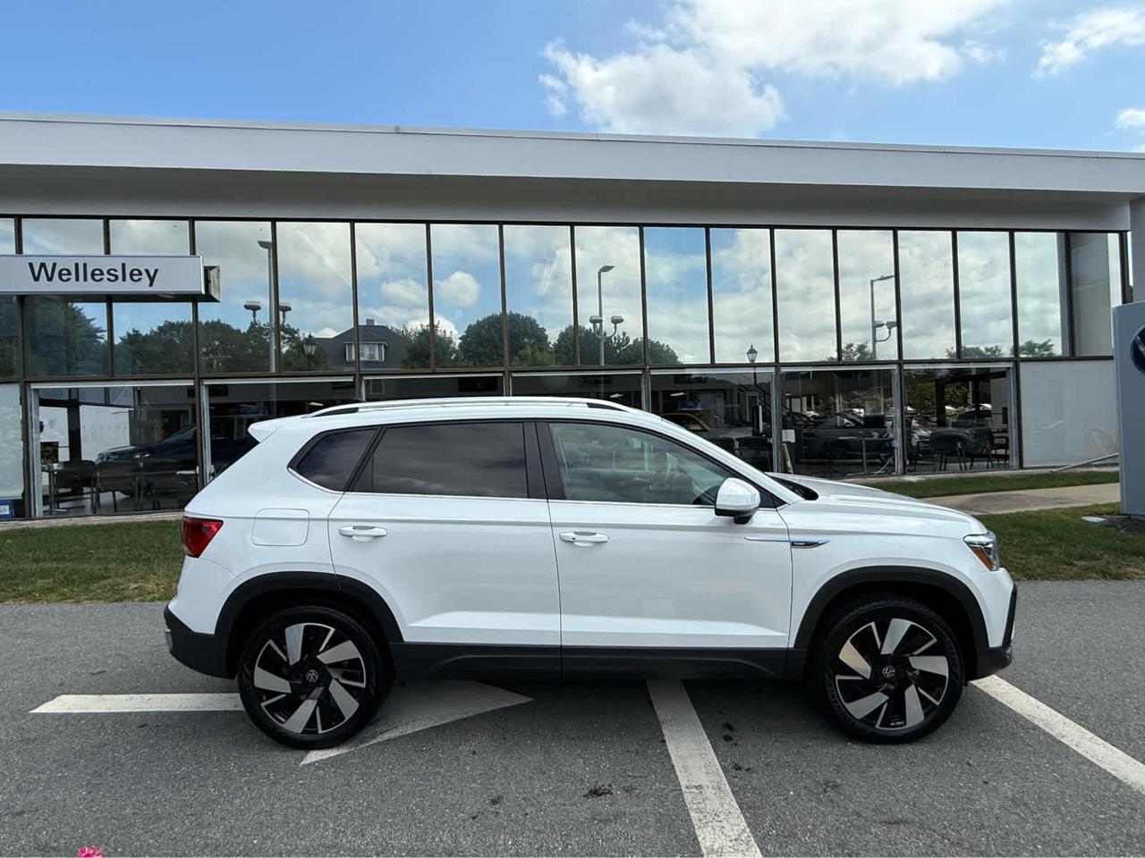 2024 Volkswagen Taos SEL Wellesley MA