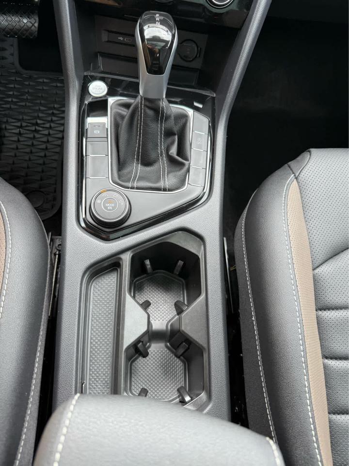 2024 Volkswagen Taos SEL Wellesley MA