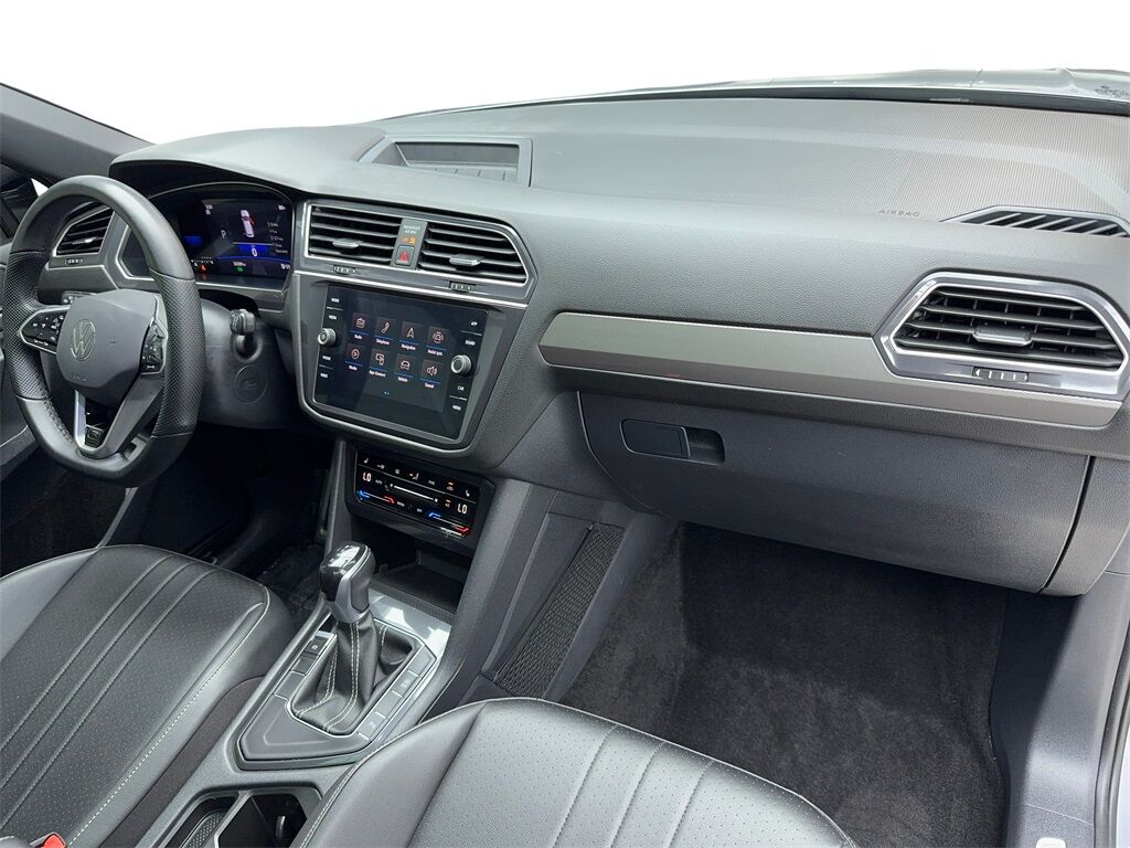 2024 Volkswagen Tiguan 2.0T SE R-Line Black CAM,PANO,HTD STS,3RD ROW Plano TX