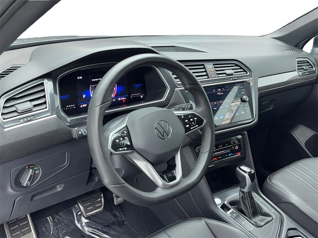 2024 Volkswagen Tiguan 2.0T SE R-Line Black CAM,PANO,HTD STS,BLIND SPOT,3 Plano TX
