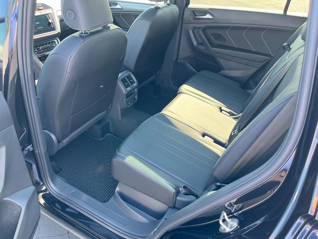 2024 Volkswagen Tiguan 2.0T SE R-Line Black Green Bay WI