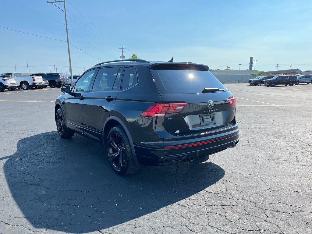 2024 Volkswagen Tiguan 2.0T SE R-Line Black Green Bay WI