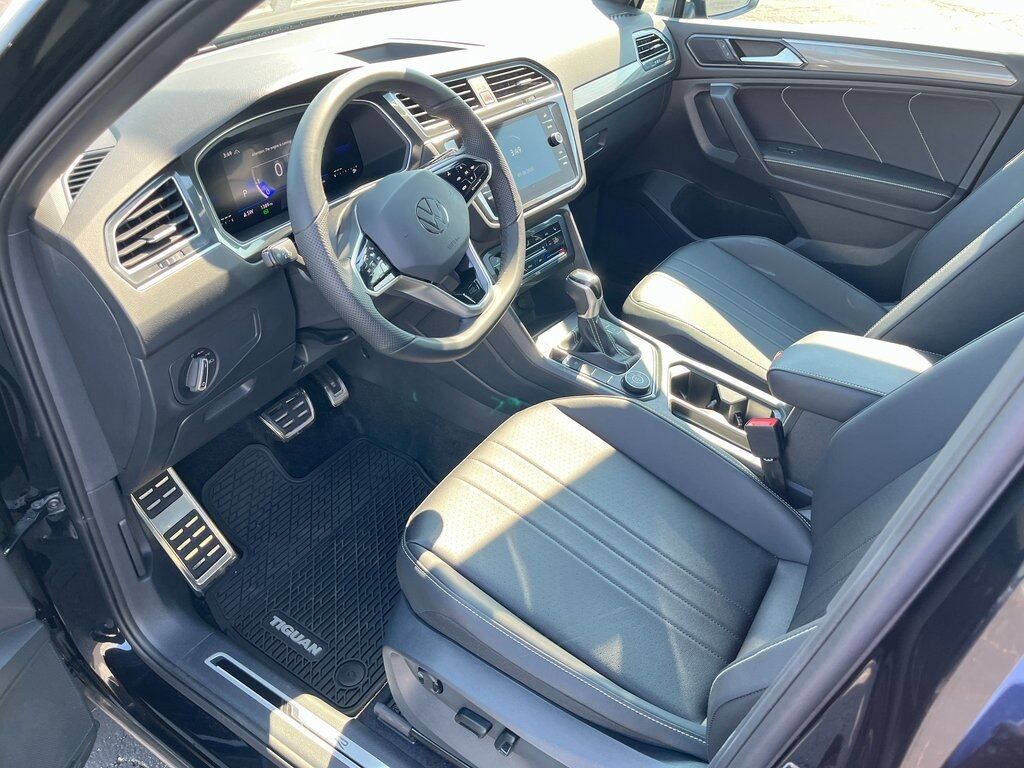 2024 Volkswagen Tiguan 2.0T SE R-Line Black Green Bay WI