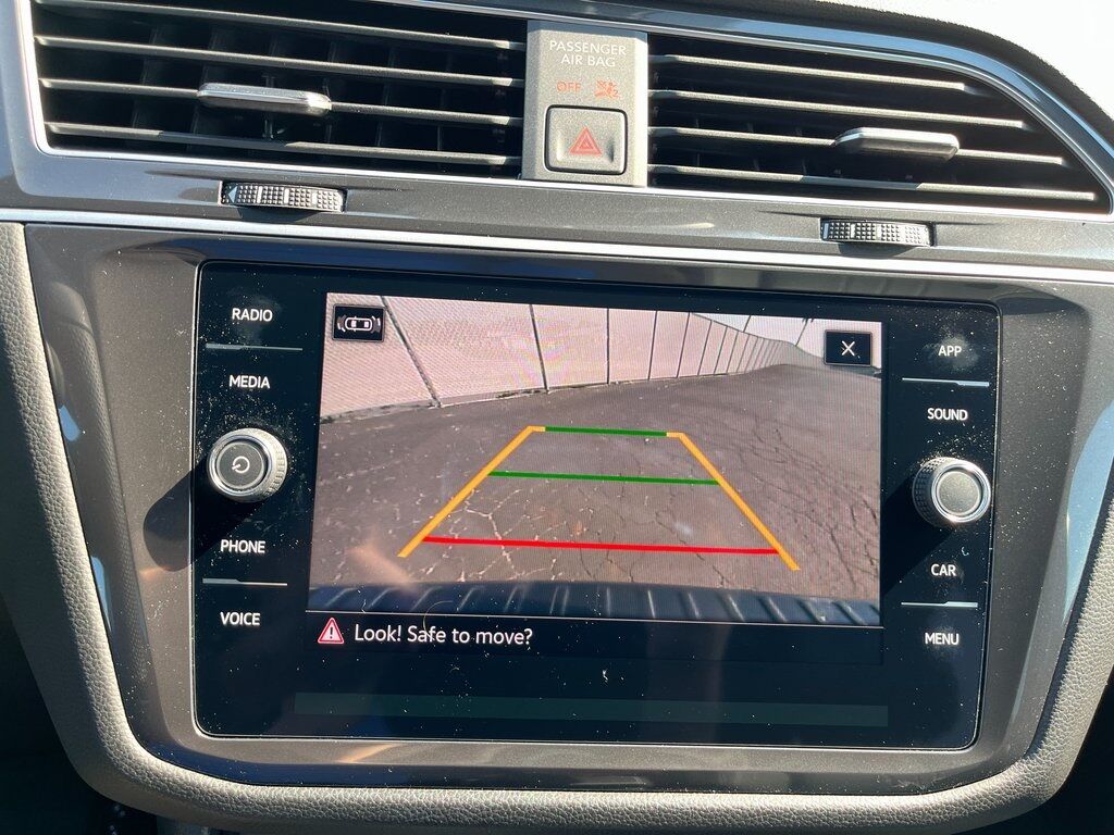2024 Volkswagen Tiguan 2.0T SE R-Line Black Green Bay WI