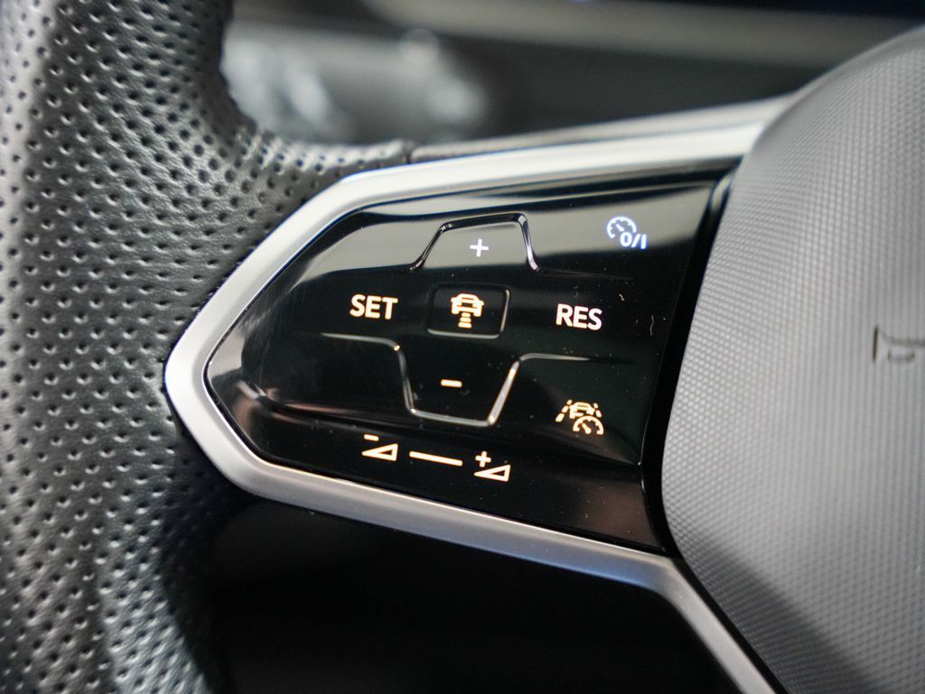 2024 Volkswagen Tiguan 2.0T SE R-Line Black Tigard OR