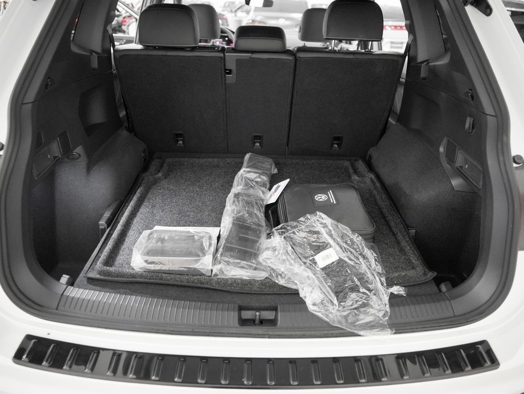 2024 Volkswagen Tiguan 2.0T SE R-Line Black Tigard OR