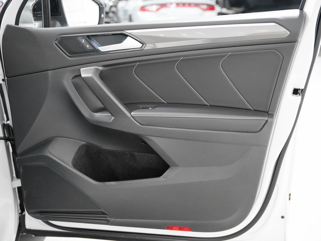 2024 Volkswagen Tiguan 2.0T SE R-Line Black Tigard OR