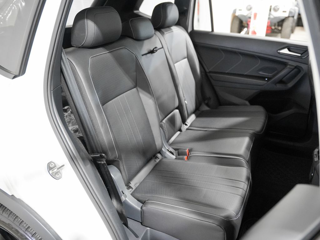 2024 Volkswagen Tiguan 2.0T SE R-Line Black Tigard OR