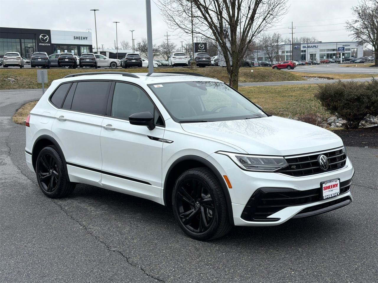 2024 Volkswagen Tiguan 2.0T SE R-Line Black
