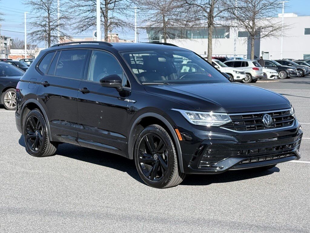 2024 Volkswagen Tiguan 2.0T SE R-Line Black