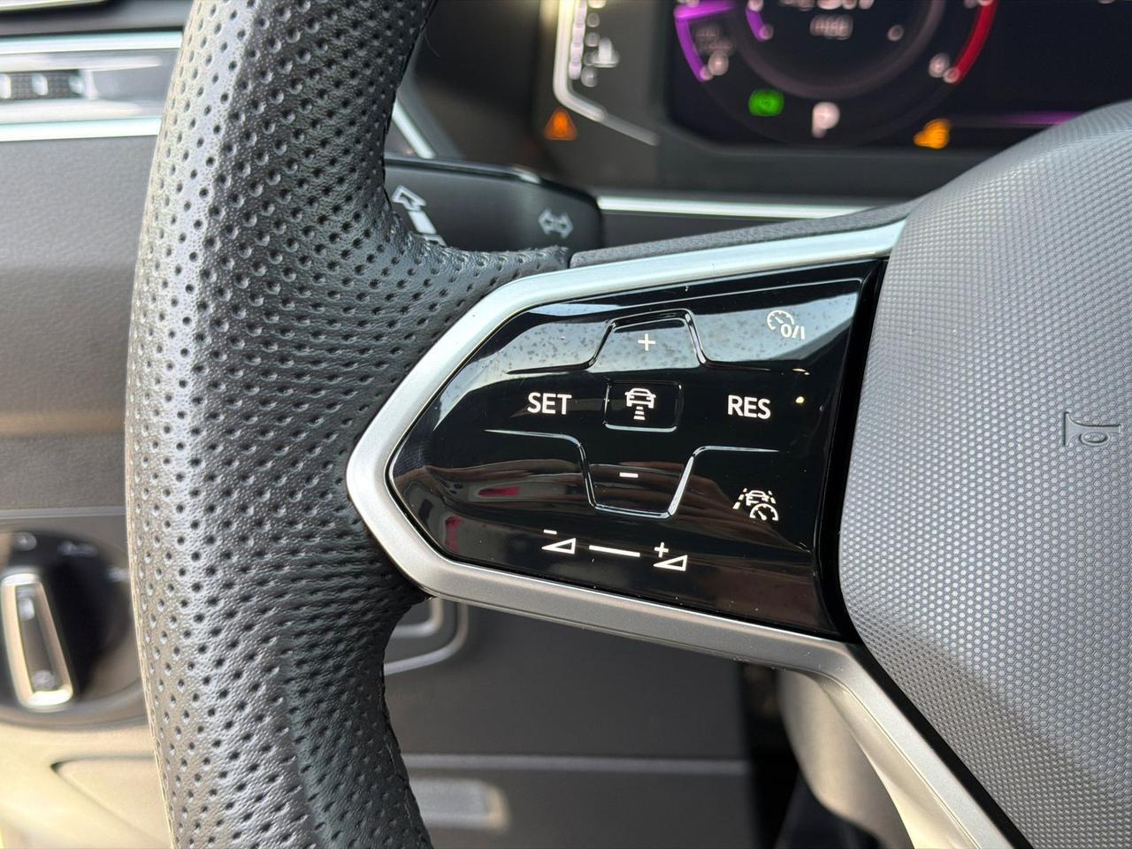 2024 Volkswagen Tiguan 2.0T SEL R-Line Hagerstown MD