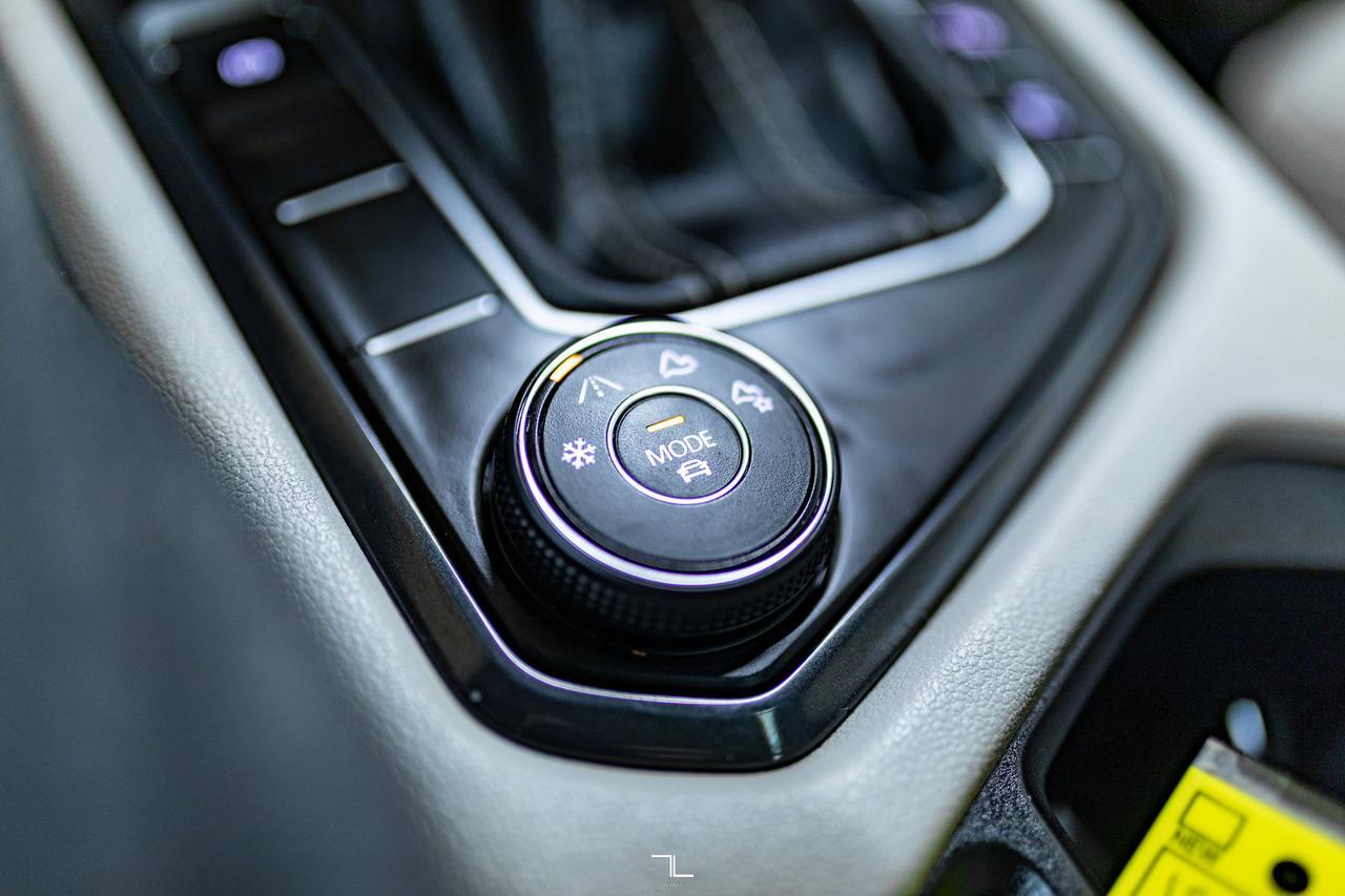 2024 Volkswagen Tiguan 4Motion Highline R-Line Leather Roof Nav BCam Red Deer AB