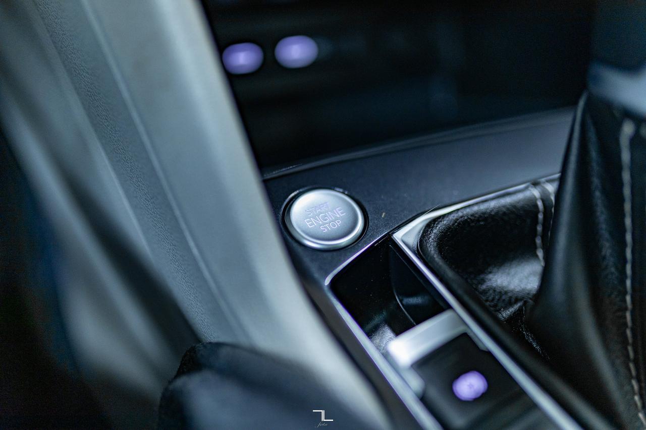 2024 Volkswagen Tiguan 4Motion Highline R-Line Leather Roof Nav BCam Red Deer AB