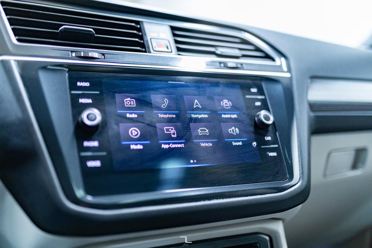 2024 Volkswagen Tiguan 4Motion Highline R-Line Leather Roof Nav BCam Red Deer AB