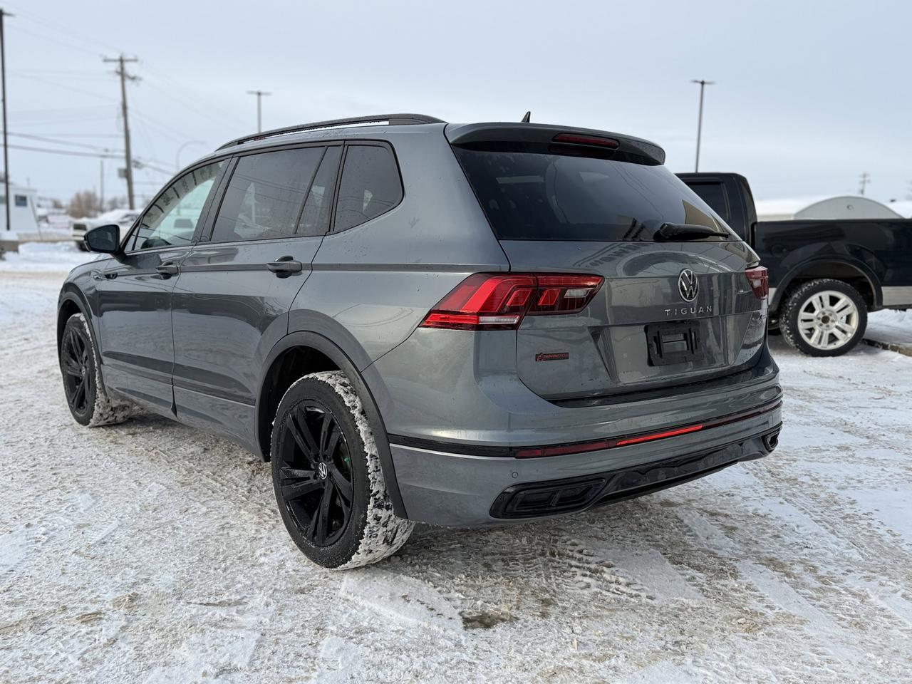 2024 Volkswagen Tiguan Comfortline R-Line Black Edition AWD | Low KMs | 2L Turbo | Backup Camera | Heated Seats Redwater AB