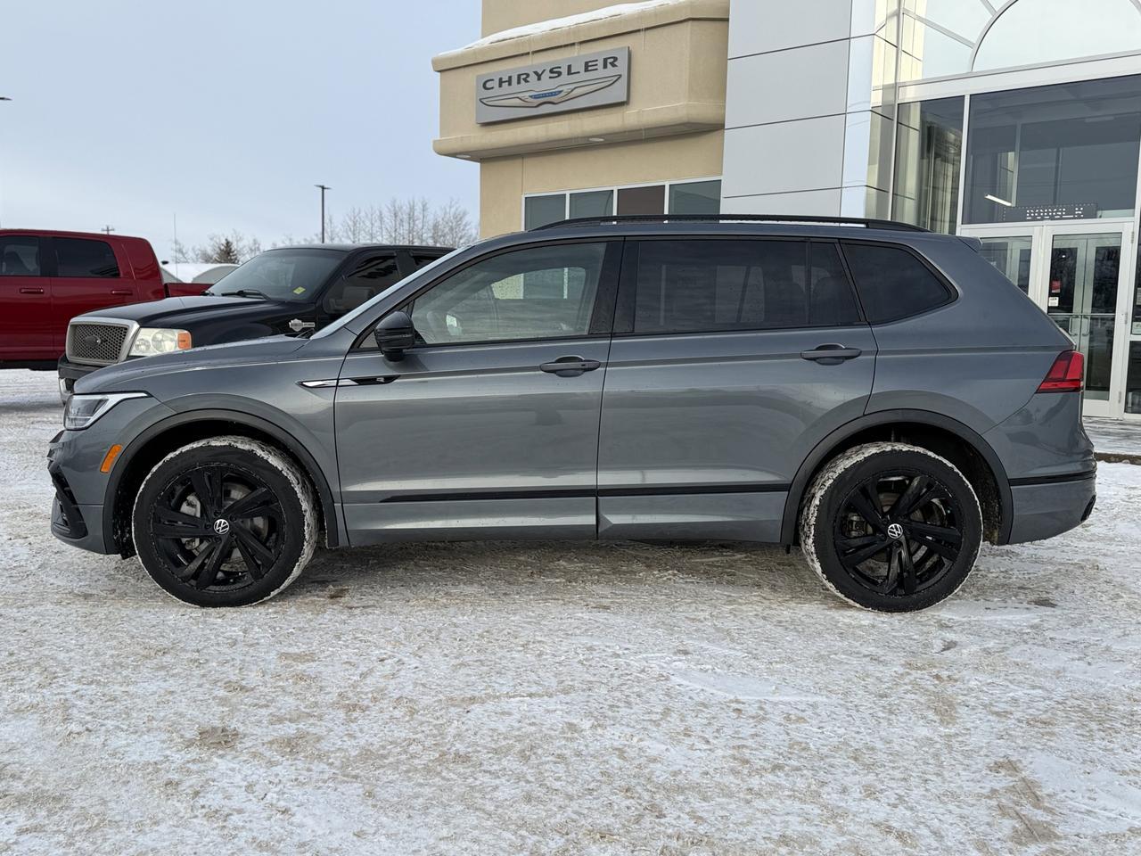 2024 Volkswagen Tiguan Comfortline R-Line Black Edition AWD | Low KMs | 2L Turbo | Backup Camera | Heated Seats Redwater AB