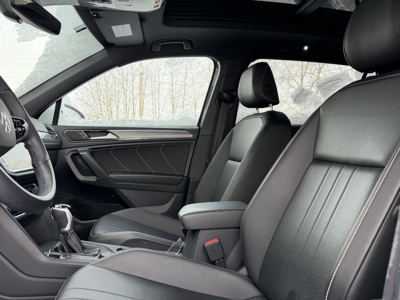 2024 Volkswagen Tiguan Comfortline R-Line Black Edition AWD | Low KMs | 2L Turbo | Backup Camera | Heated Seats Redwater AB