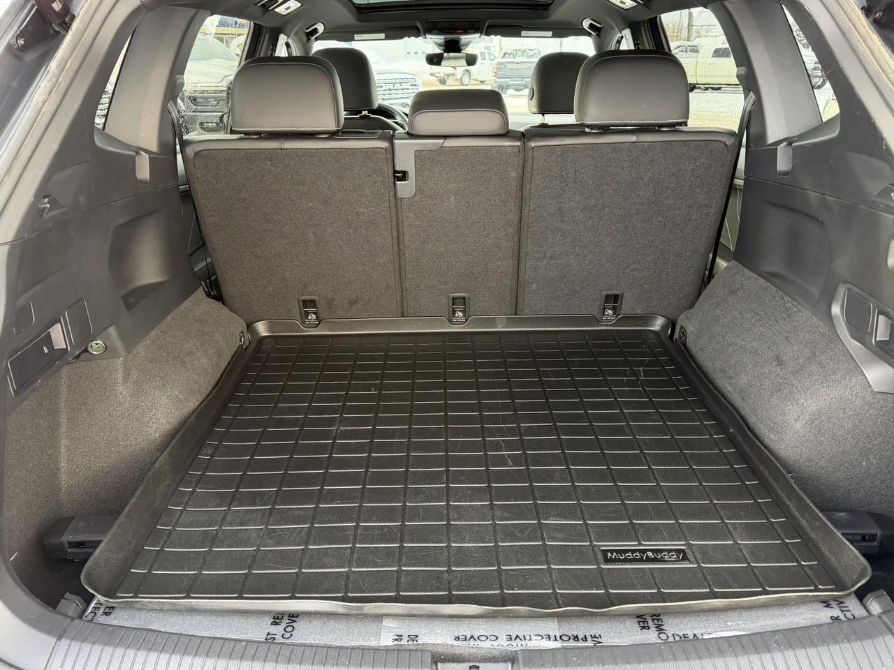 2024 Volkswagen Tiguan Comfortline R-Line Black Edition AWD | Low KMs | 2L Turbo | Backup Camera | Heated Seats Redwater AB