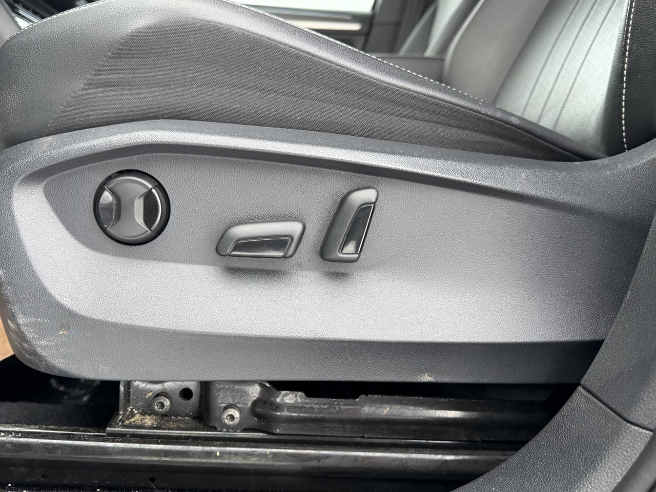 2024 Volkswagen Tiguan Comfortline R-Line Black Edition AWD | Low KMs | 2L Turbo | Backup Camera | Heated Seats Redwater AB