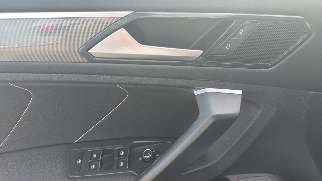 2024 Volkswagen Tiguan Comfortline R-Line Black Edition Sherwood Park AB