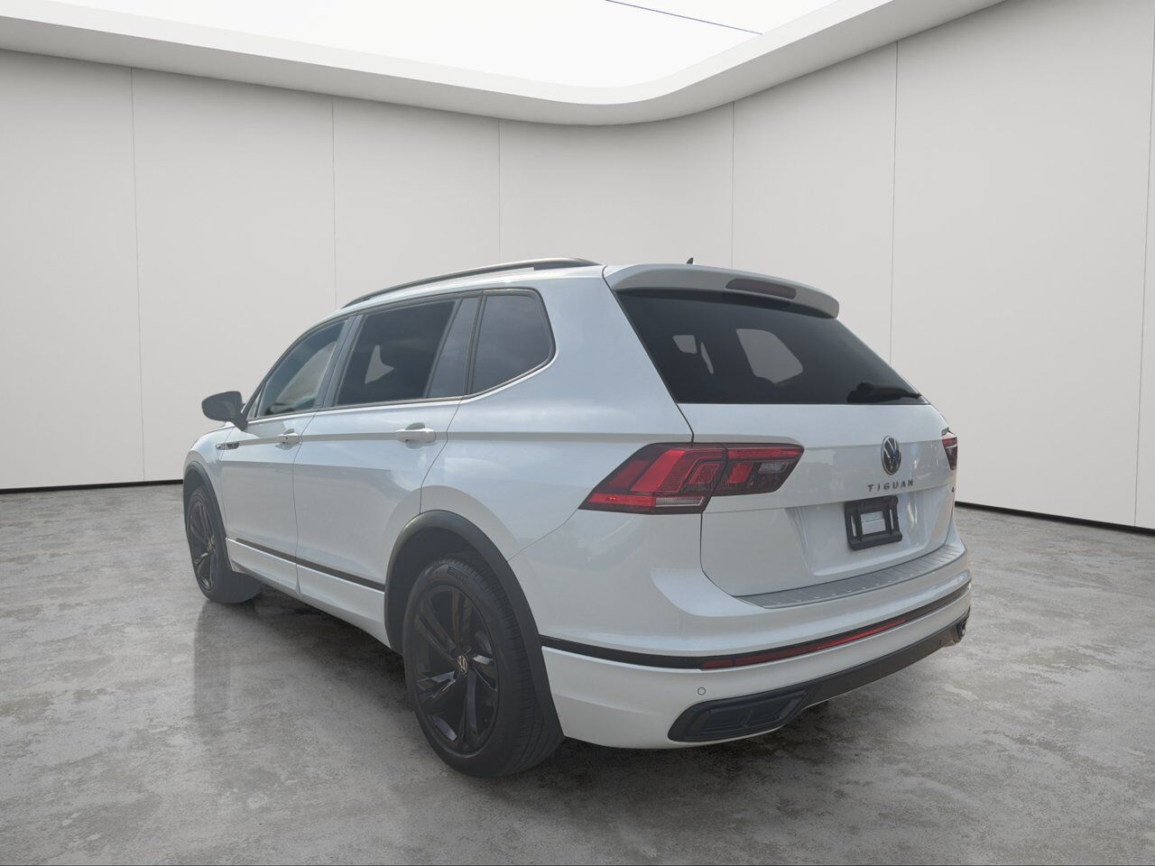 2024 Volkswagen Tiguan Comfortline R-Line Black Edition Sherwood Park AB
