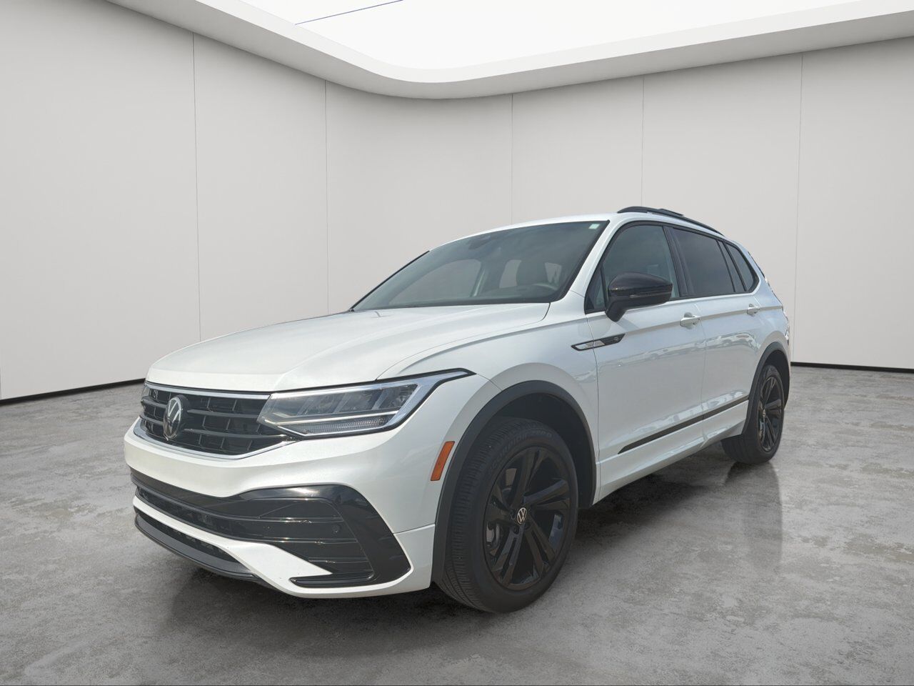 2024 Volkswagen Tiguan Comfortline R-Line Black Edition Sherwood Park AB