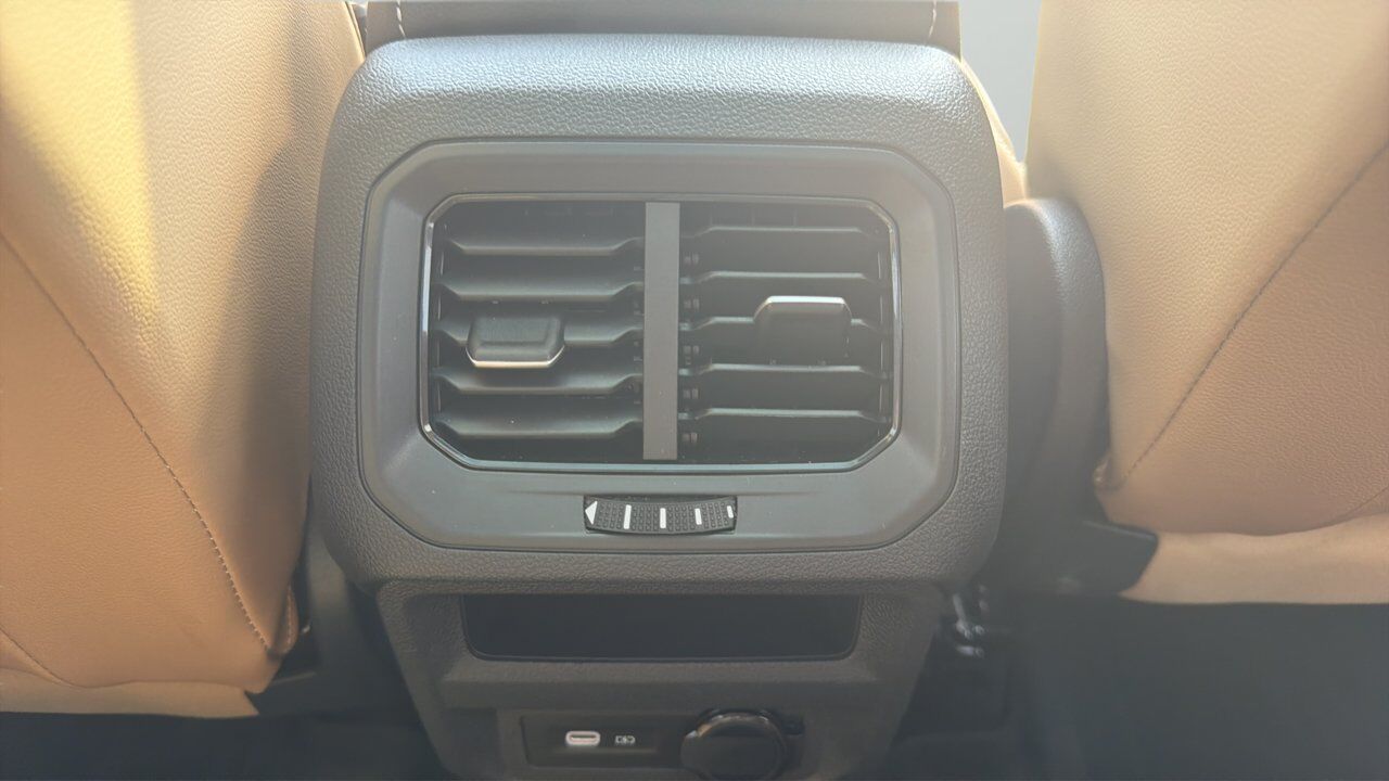 2024 Volkswagen Tiguan Comfortline R-Line Black Edition Sherwood Park AB
