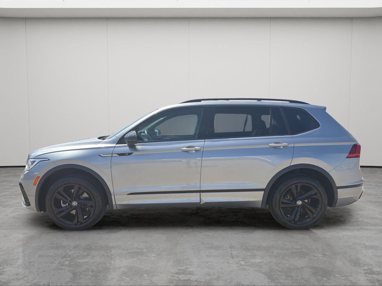 2024 Volkswagen Tiguan Comfortline R-Line Black Edition Sherwood Park AB