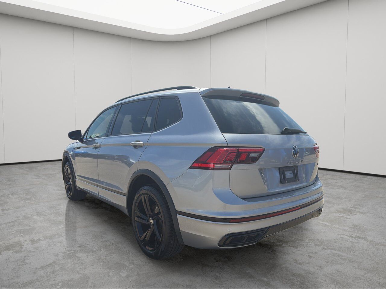 2024 Volkswagen Tiguan Comfortline R-Line Black Edition Sherwood Park AB