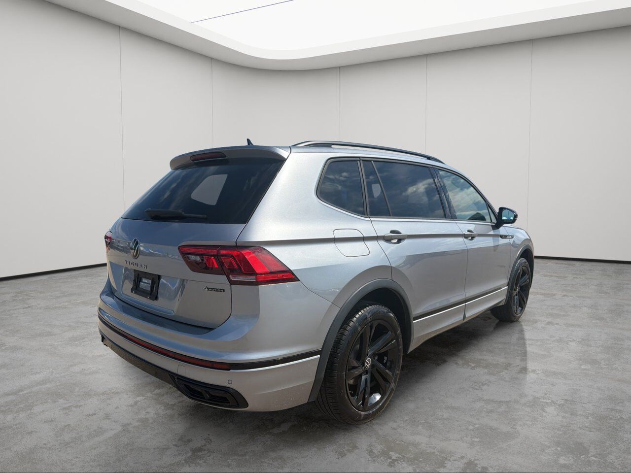 2024 Volkswagen Tiguan Comfortline R-Line Black Edition Sherwood Park AB