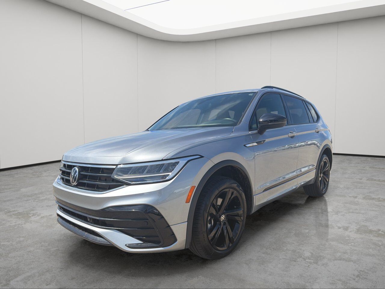 2024 Volkswagen Tiguan Comfortline R-Line Black Edition Sherwood Park AB