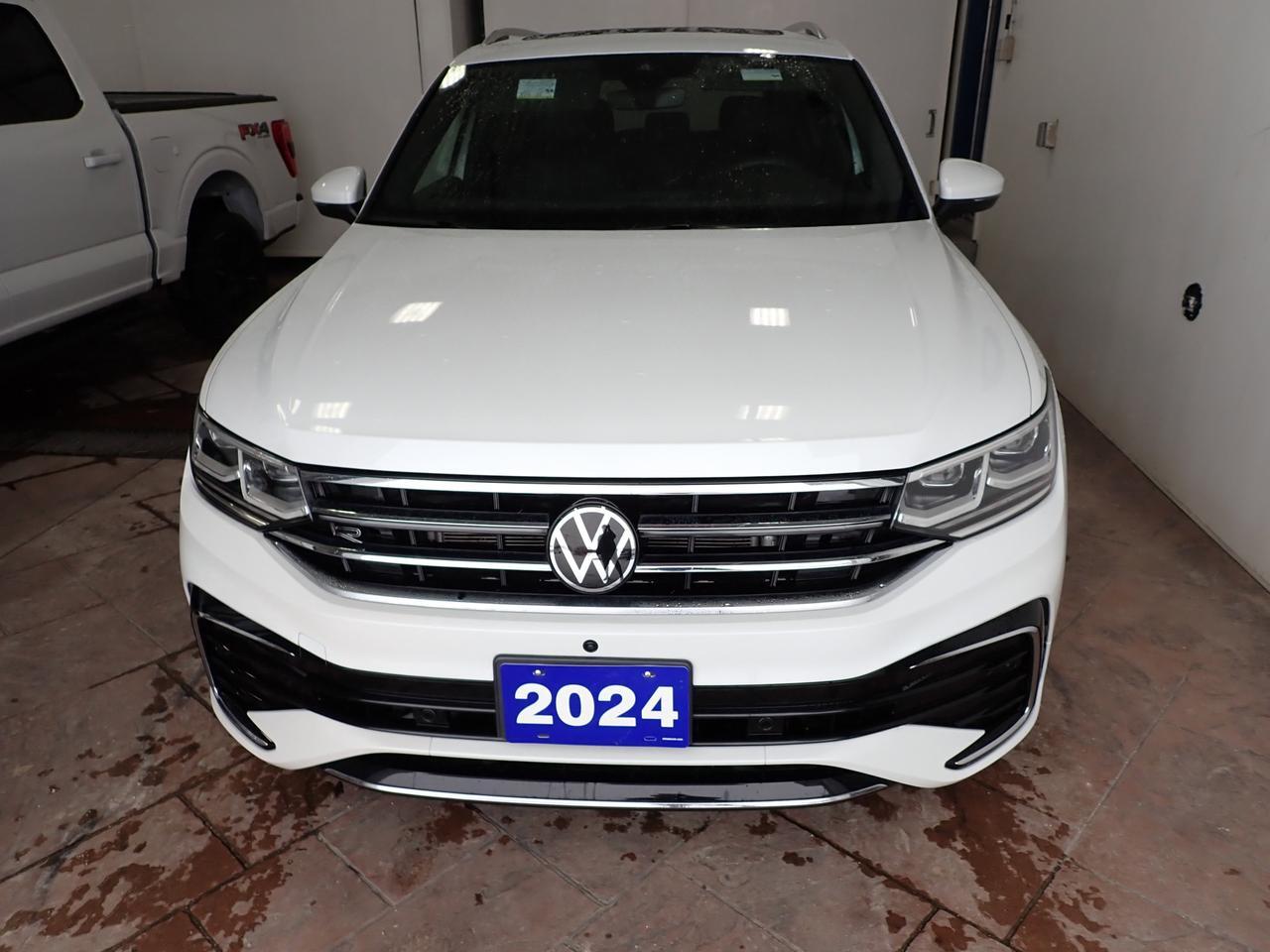 2024 Volkswagen Tiguan Highline R-Line AWD LEATHER NAVI SUNROOF Listowel ON