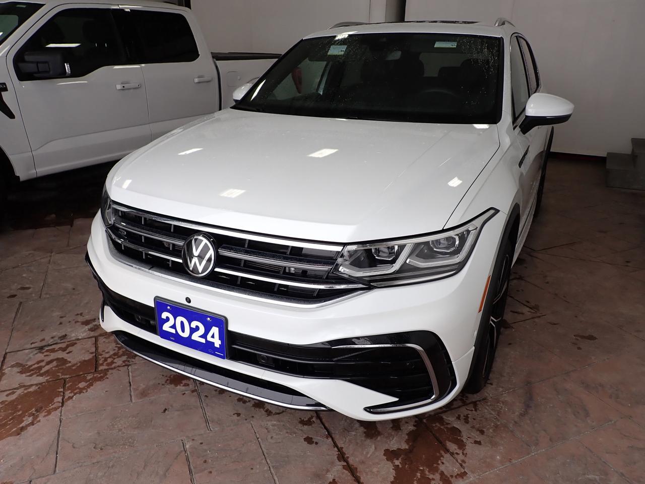 2024 Volkswagen Tiguan Highline R-Line AWD LEATHER NAVI SUNROOF Listowel ON