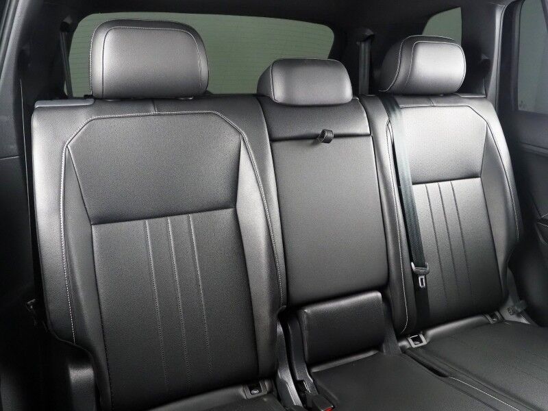 2024 Volkswagen Tiguan SE R-Line Black *ADAPTIVE CRUISE, SAFETY ALERTS, BACKUP-CAMERA, COLOR TOUCHSCREEN, PANORAMA MOONROOF, HEATED SEATS, POWER LIFTGATE, REMOTE START, 19 INCH ALLOYS, WIRELESS CHARGING, ANDROID & APPLE Round Rock TX
