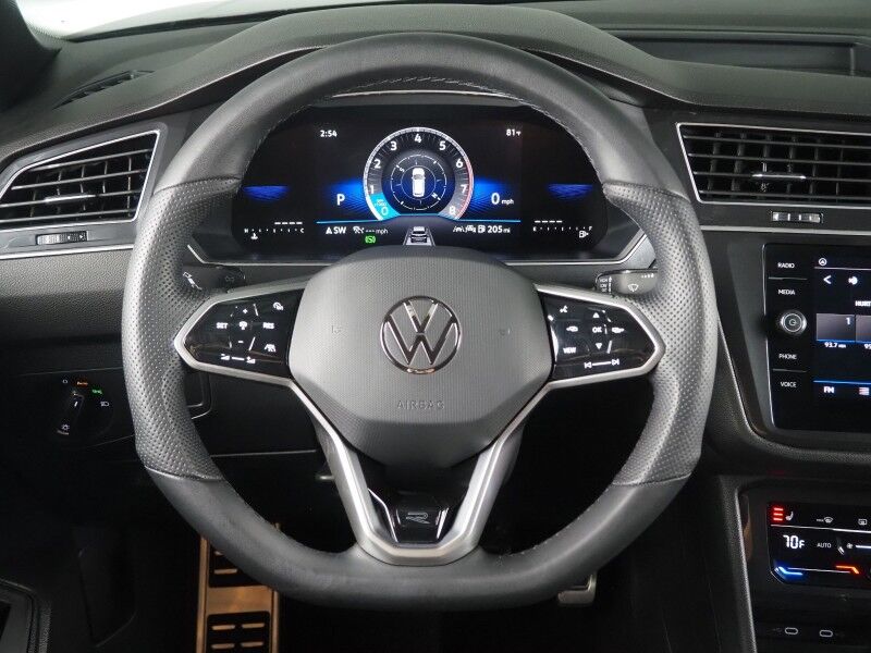 2024 Volkswagen Tiguan SE R-Line Black *ADAPTIVE CRUISE, SAFETY ALERTS, BACKUP-CAMERA, COLOR TOUCHSCREEN, PANORAMA MOONROOF, HEATED SEATS, POWER LIFTGATE, REMOTE START, 19 INCH ALLOYS, WIRELESS CHARGING, ANDROID & APPLE Round Rock TX