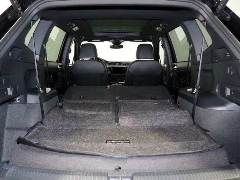 2024 Volkswagen Tiguan SE R-Line Black *ADAPTIVE CRUISE, SAFETY ALERTS, BACKUP-CAMERA, COLOR TOUCHSCREEN, PANORAMA MOONROOF, HEATED SEATS, POWER LIFTGATE, REMOTE START, 19 INCH ALLOYS, WIRELESS CHARGING, ANDROID & APPLE Round Rock TX