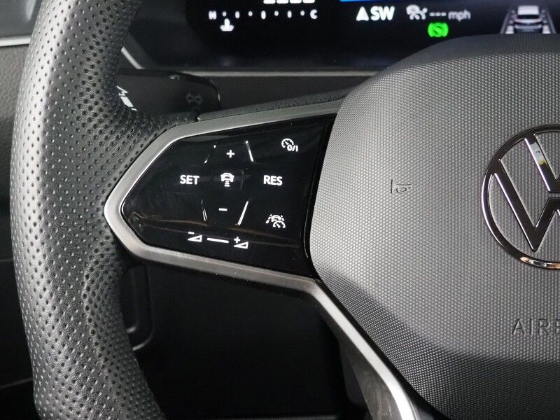 2024 Volkswagen Tiguan SE R-Line Black *ADAPTIVE CRUISE, SAFETY ALERTS, BACKUP-CAMERA, COLOR TOUCHSCREEN, PANORAMA MOONROOF, HEATED SEATS, POWER LIFTGATE, REMOTE START, 19 INCH ALLOYS, WIRELESS CHARGING, ANDROID & APPLE Round Rock TX