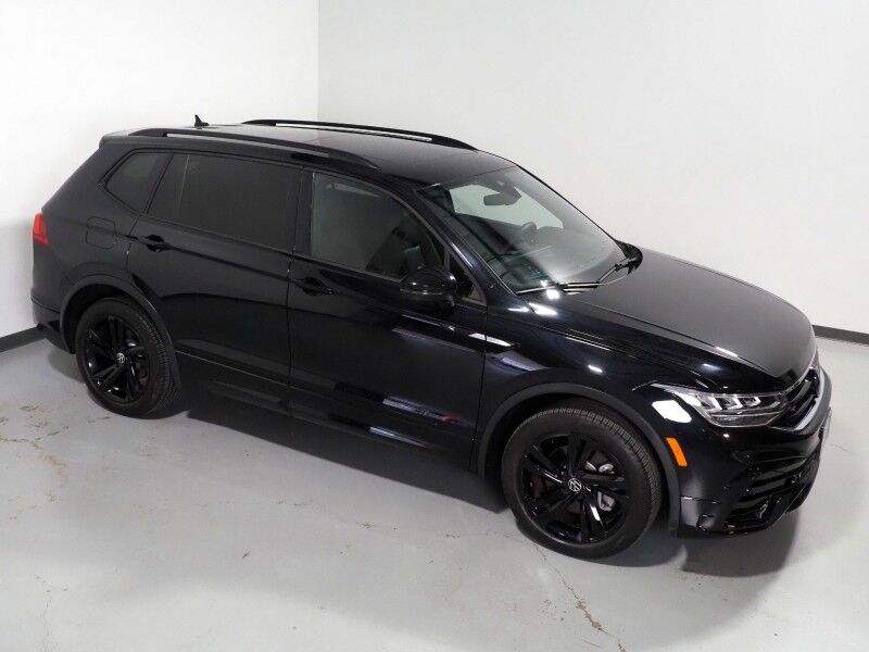 2024 Volkswagen Tiguan SE R-Line Black *ADAPTIVE CRUISE, SAFETY ALERTS, BACKUP-CAMERA, COLOR TOUCHSCREEN, PANORAMA MOONROOF, HEATED SEATS, POWER LIFTGATE, REMOTE START, 19 INCH ALLOYS, WIRELESS CHARGING, ANDROID & APPLE Round Rock TX