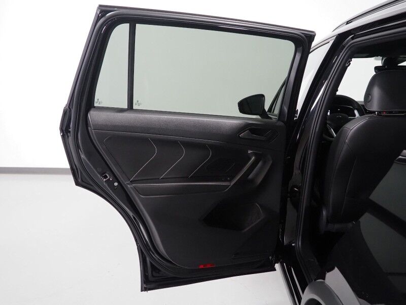 2024 Volkswagen Tiguan SE R-Line Black *ADAPTIVE CRUISE, SAFETY ALERTS, BACKUP-CAMERA, COLOR TOUCHSCREEN, PANORAMA MOONROOF, HEATED SEATS, POWER LIFTGATE, REMOTE START, 19 INCH ALLOYS, WIRELESS CHARGING, ANDROID & APPLE Round Rock TX