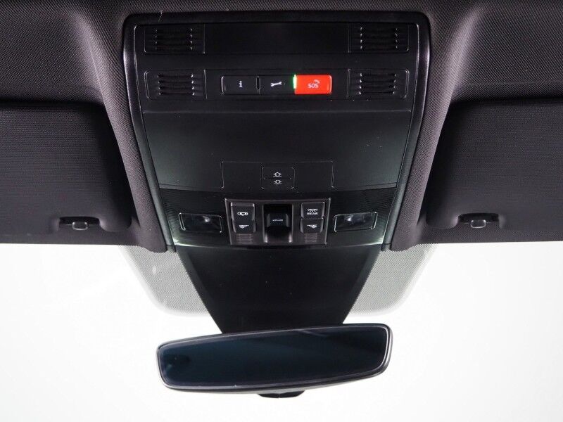 2024 Volkswagen Tiguan SE R-Line Black *ADAPTIVE CRUISE, SAFETY ALERTS, BACKUP-CAMERA, COLOR TOUCHSCREEN, PANORAMA MOONROOF, HEATED SEATS, POWER LIFTGATE, REMOTE START, 19 INCH ALLOYS, WIRELESS CHARGING, ANDROID & APPLE Round Rock TX