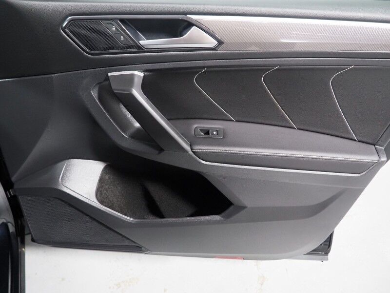 2024 Volkswagen Tiguan SE R-Line Black *ADAPTIVE CRUISE, SAFETY ALERTS, BACKUP-CAMERA, COLOR TOUCHSCREEN, PANORAMA MOONROOF, HEATED SEATS, POWER LIFTGATE, REMOTE START, 19 INCH ALLOYS, WIRELESS CHARGING, ANDROID & APPLE Round Rock TX