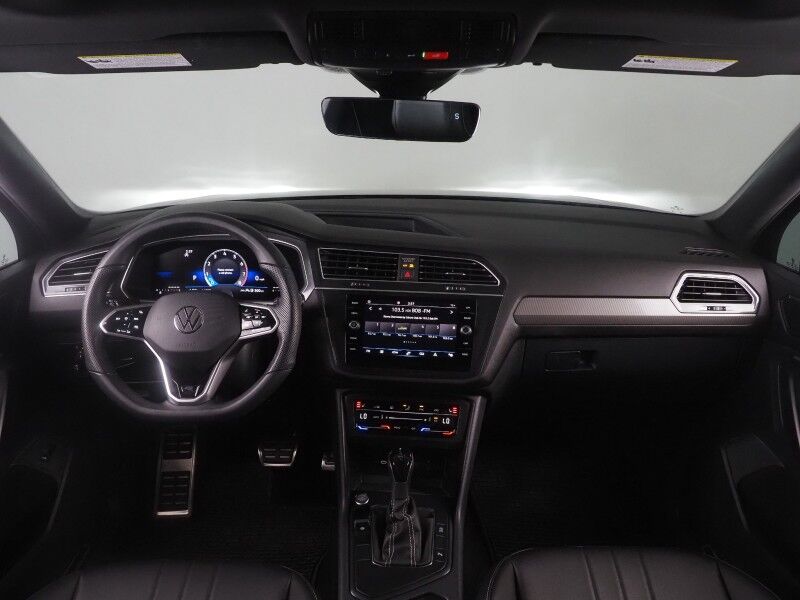 2024 Volkswagen Tiguan SE R-Line Black *ADAPTIVE CRUISE, SAFETY ALERTS, BACKUP-CAMERA, COLOR TOUCHSCREEN, PANORAMA MOONROOF, HEATED SEATS, POWER LIFTGATE, REMOTE START, 19 INCH ALLOYS, WIRELESS CHARGING, ANDROID & APPLE